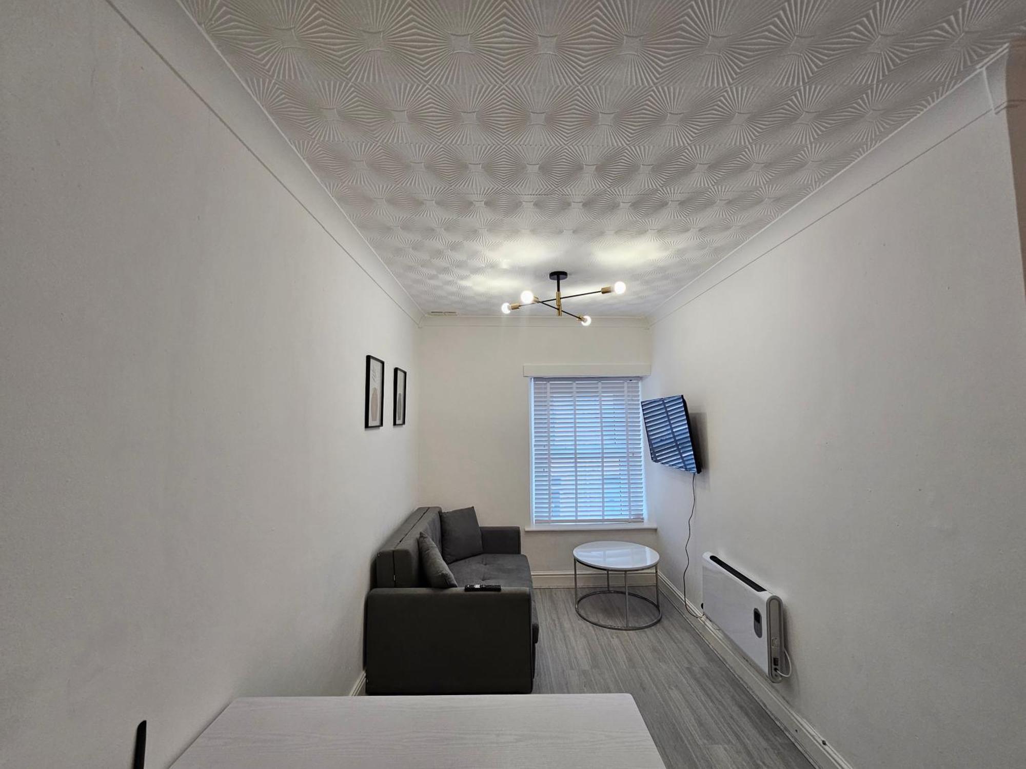 Modern & Stylish 1 Bedroom Flat In Bridgend Town Exteriér fotografie